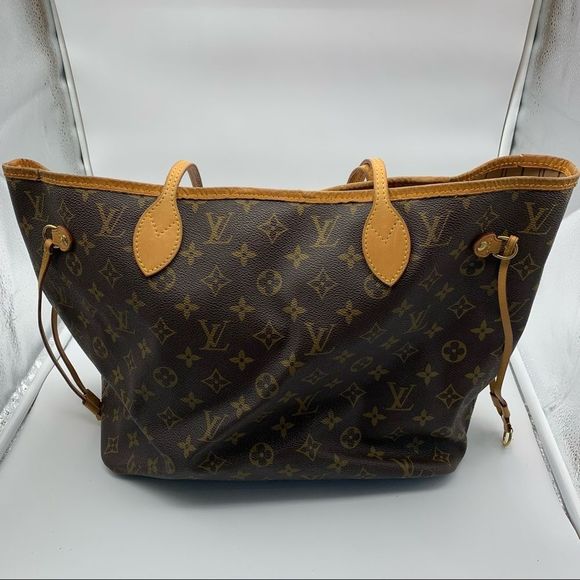 Louis Vuitton Handbags - Louis Vuitton Neverfull MM Monogram Tote Bag
